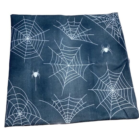 Halloween Spiders & Spider Webs Pillow Case EUC - Picture 1 of 3